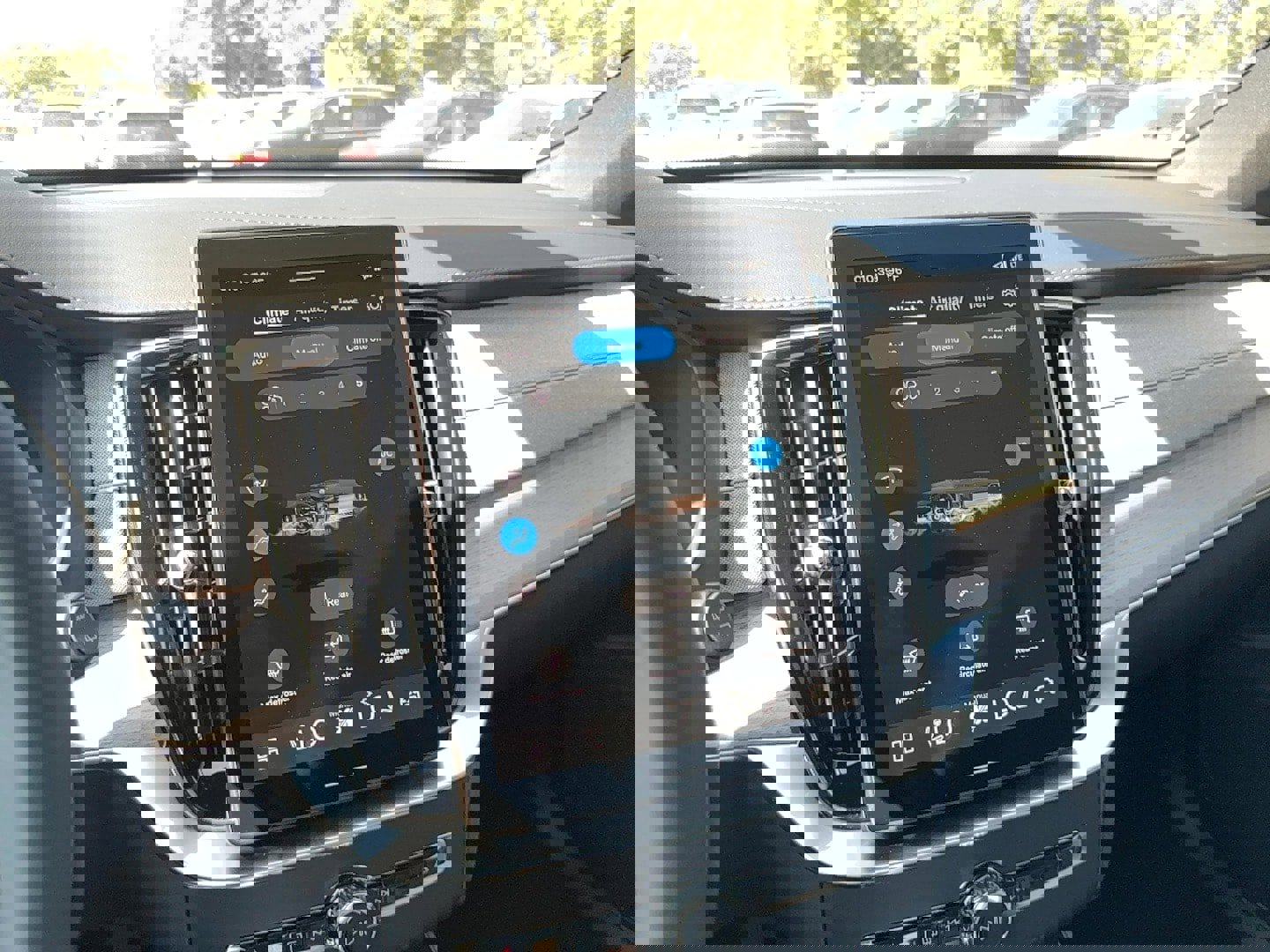 New 2026 Volvo XC90 B5 Core image 21