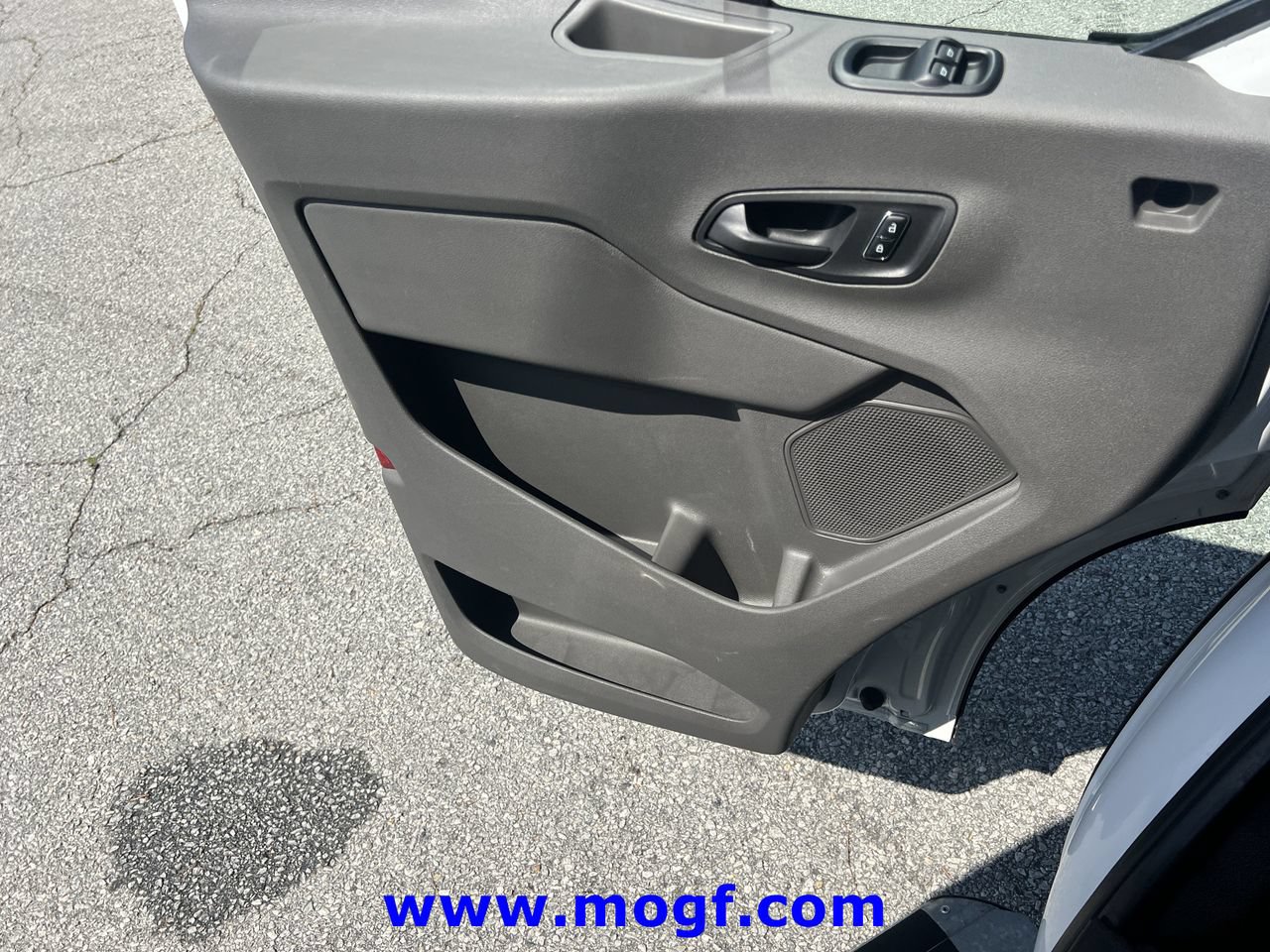 Used 2025 Ford Transit 250 Low Roof w/ Exterior Upgrade Package RWD image 14