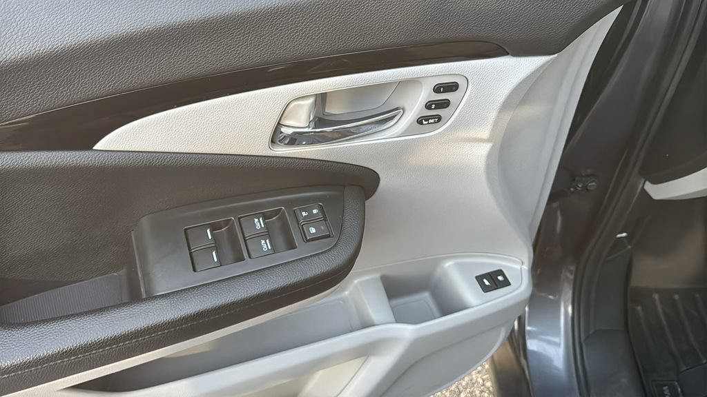 Used 2022 Honda Pilot Touring image 14