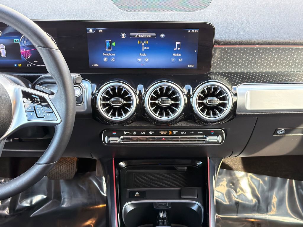 Used 2024 Mercedes-Benz GLB 250 4MATIC image 19