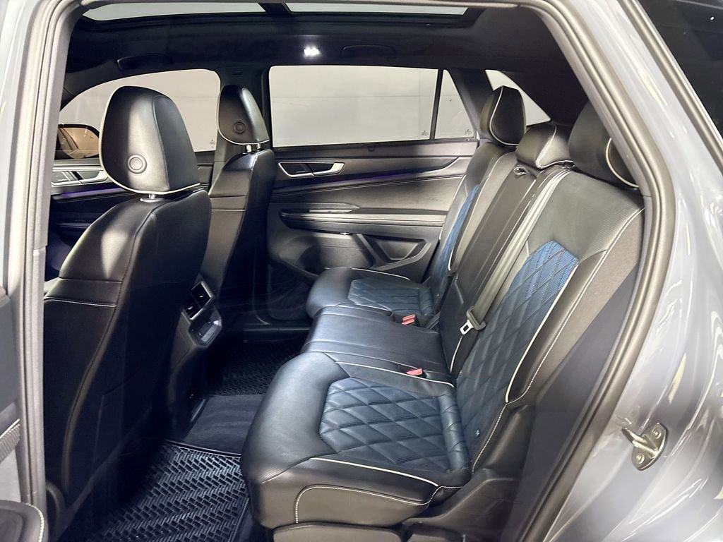 Certified 2024 Volkswagen Atlas Cross Sport SEL Premium R-Line image 20