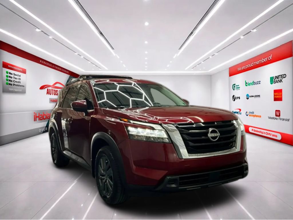 Used 2022 Nissan Pathfinder SV image 2