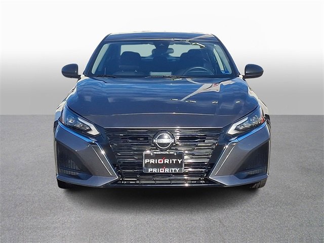 Used 2024 Nissan Altima 2.5 SV image 2