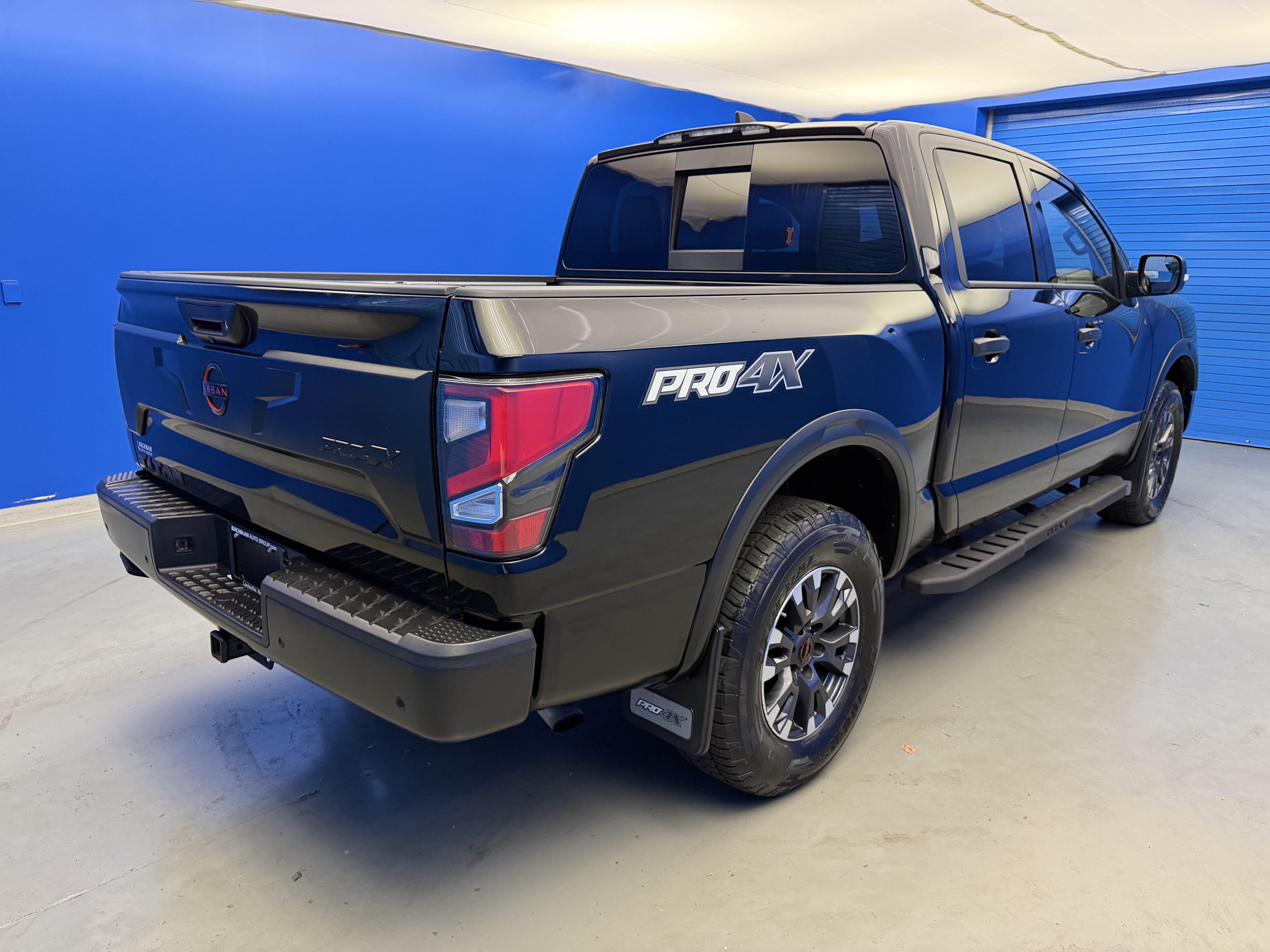 Used 2024 Nissan Titan PRO-4X w/ Pro-4x Convenience Package AWD/4WD image 7