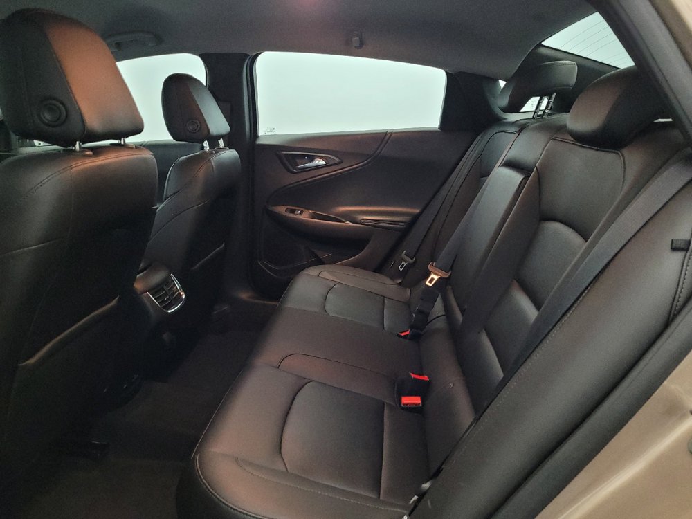 Used 2018 Chevrolet Malibu LT w/ Leather Package FWD image 18
