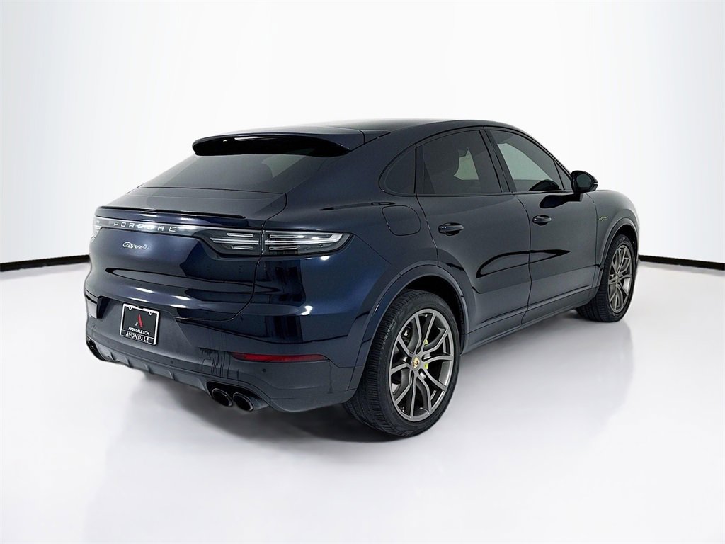 Certified 2023 Porsche Cayenne Platinum Edition image 9