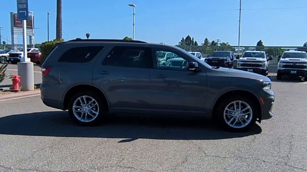 Used 2025 Dodge Durango GT AWD/4WD image 9