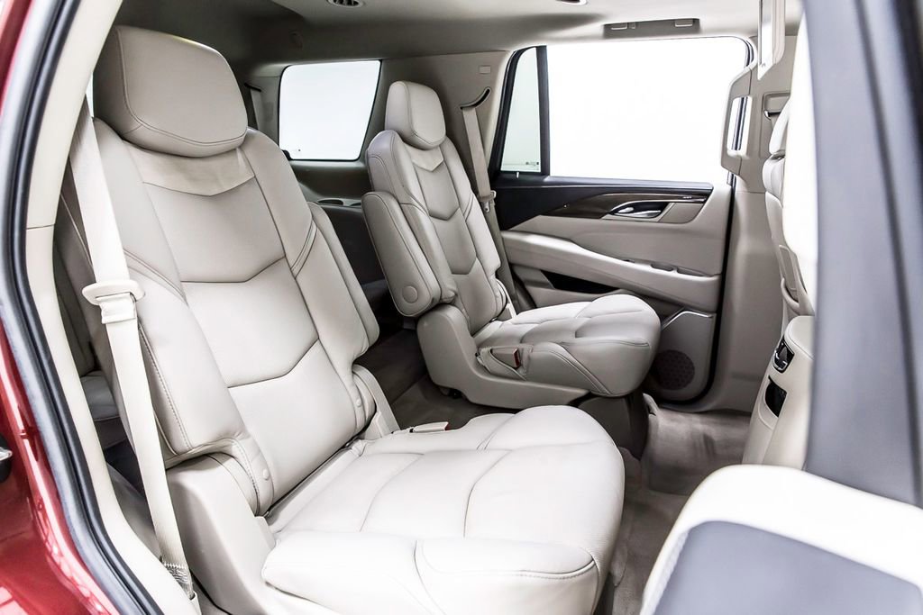 Used 2020 Cadillac Escalade Premium Luxury image 35