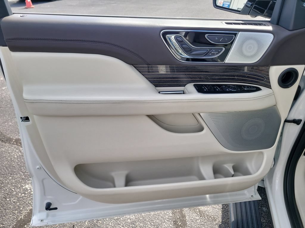 Certified 2023 Lincoln Navigator L Black Label AWD/4WD image 16