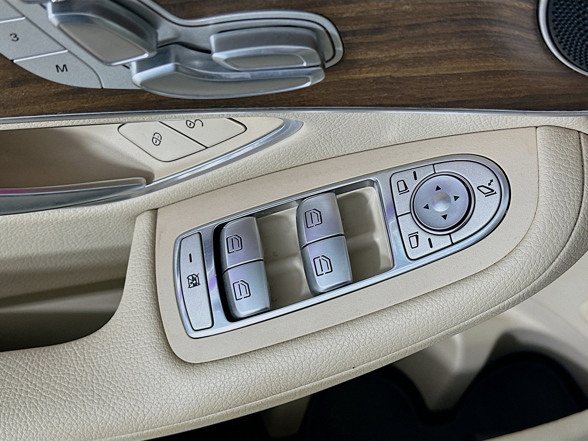 Certified 2022 Mercedes-Benz GLC 300 4MATIC w/ Multimedia Package Lite image 23