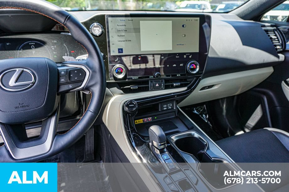 Used 2024 Lexus NX 350h AWD image 32