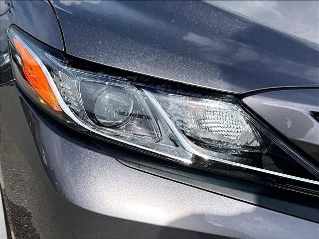 Used 2018 Toyota Camry SE FWD image 28