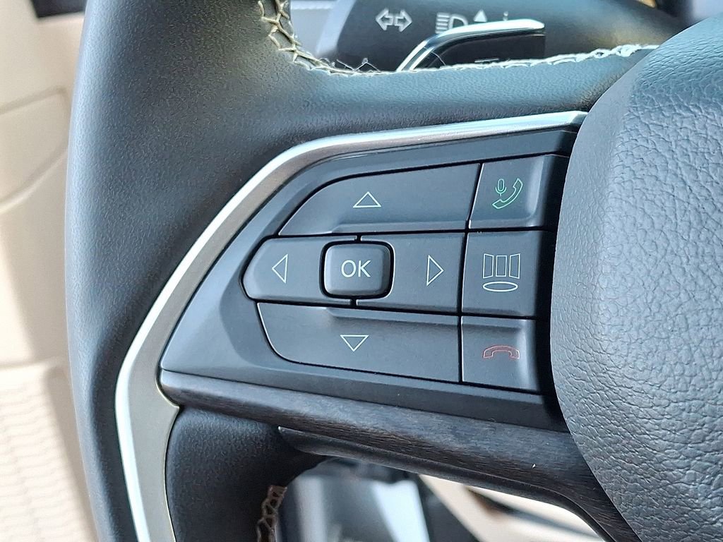 Used 2023 Jeep Grand Cherokee L Limited w/ Luxury Tech Group II image 22