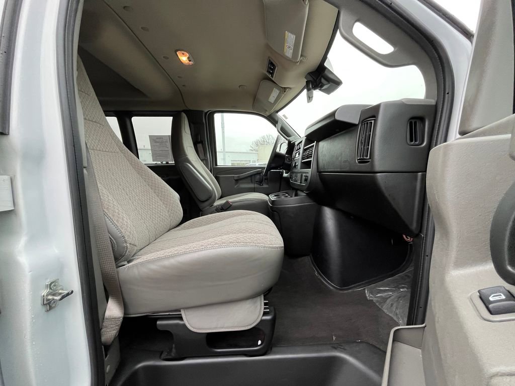 Certified 2024 Chevrolet Express 3500 LT w/ LT Preferred Equipment Group image 17