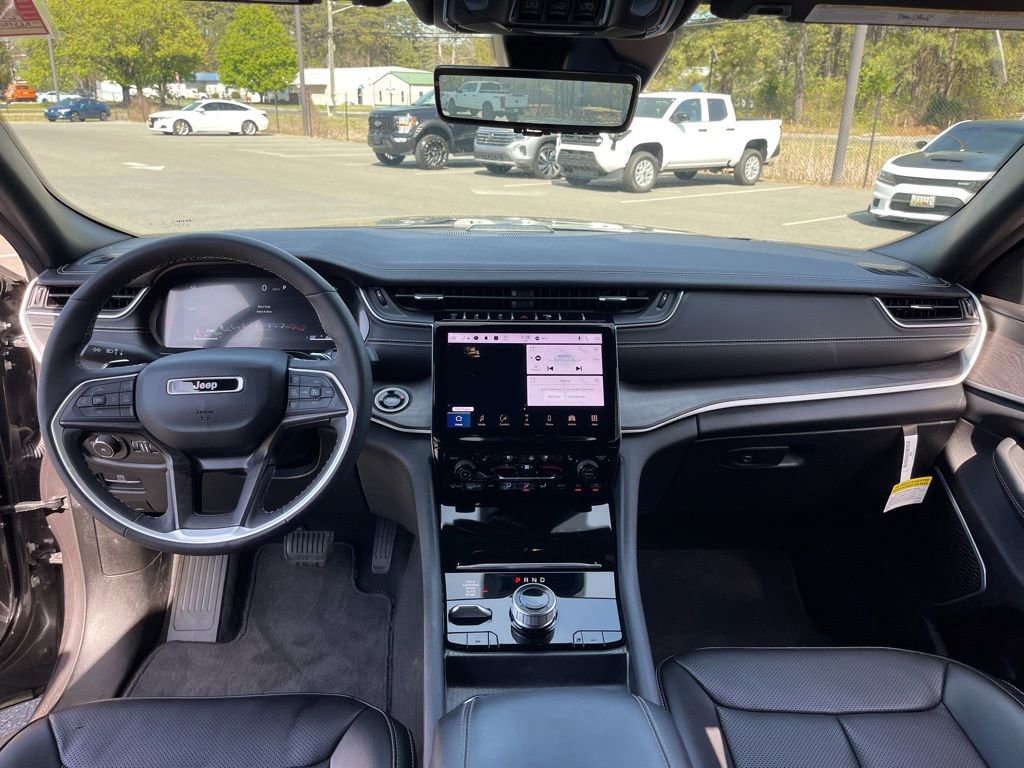 Used 2024 Jeep Grand Cherokee Limited 4xe image 8