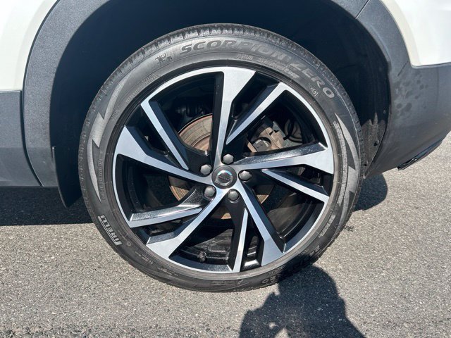 Used 2021 Volvo XC40 T5 R-Design w/ Climate Package AWD/4WD image 9