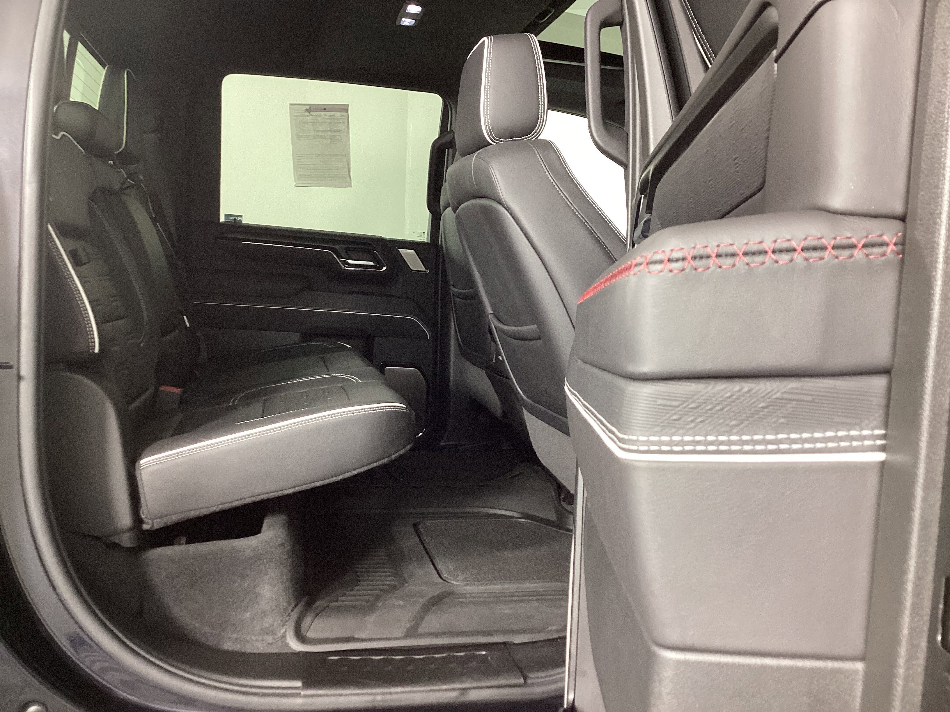 Used 2024 GMC Sierra 2500 AT4X image 24