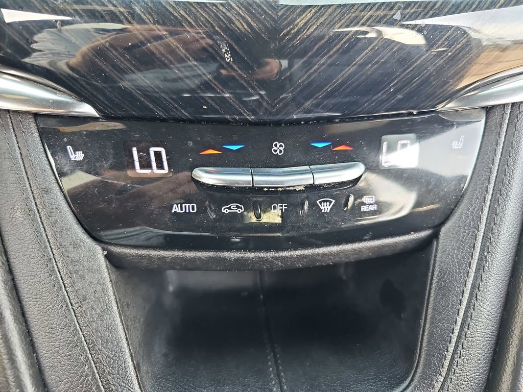 Used 2020 Cadillac XT6 Premium Luxury image 40