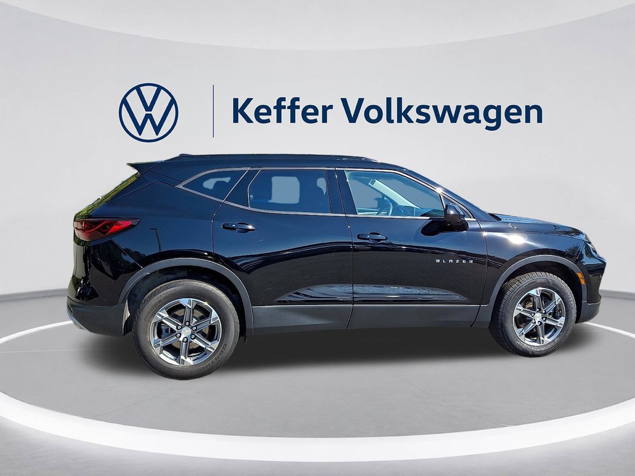 Used 2023 Chevrolet Blazer LT FWD image 7
