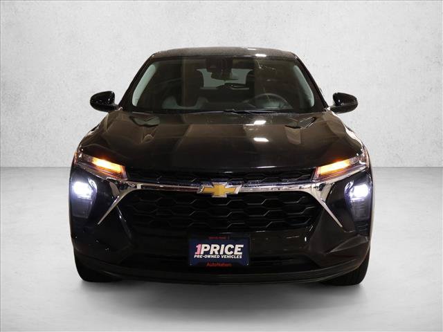 Used 2024 Chevrolet Trax LS w/ LS Convenience Package FWD image 3