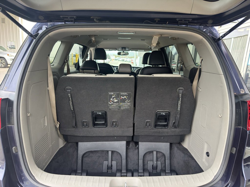 Used 2019 Kia Sedona EX image 13