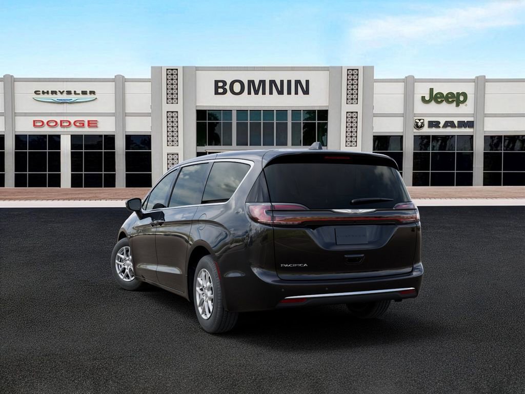 New 2026 Chrysler Pacifica Select image 3