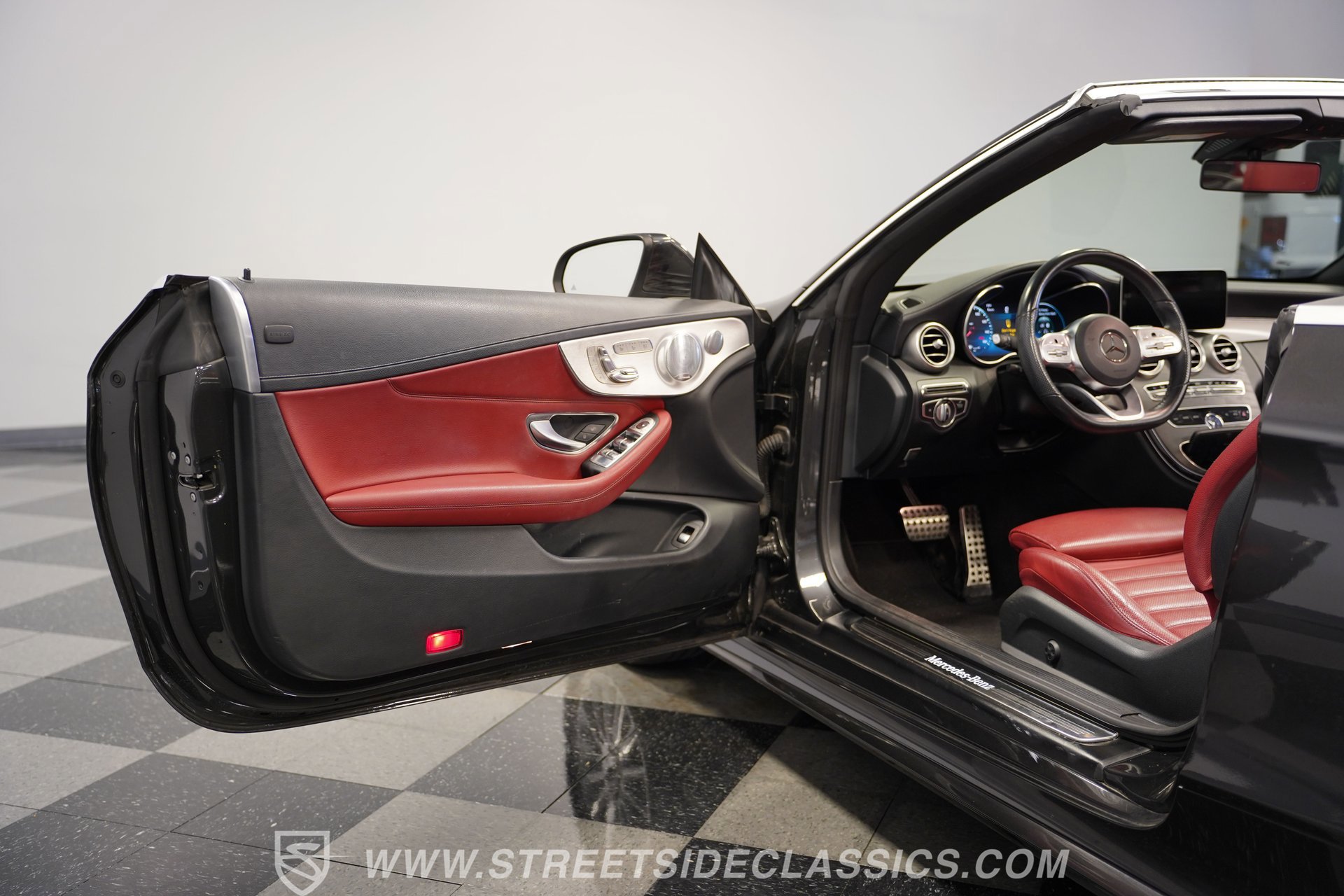 Used 2019 Mercedes-Benz C 300 Cabriolet image 36