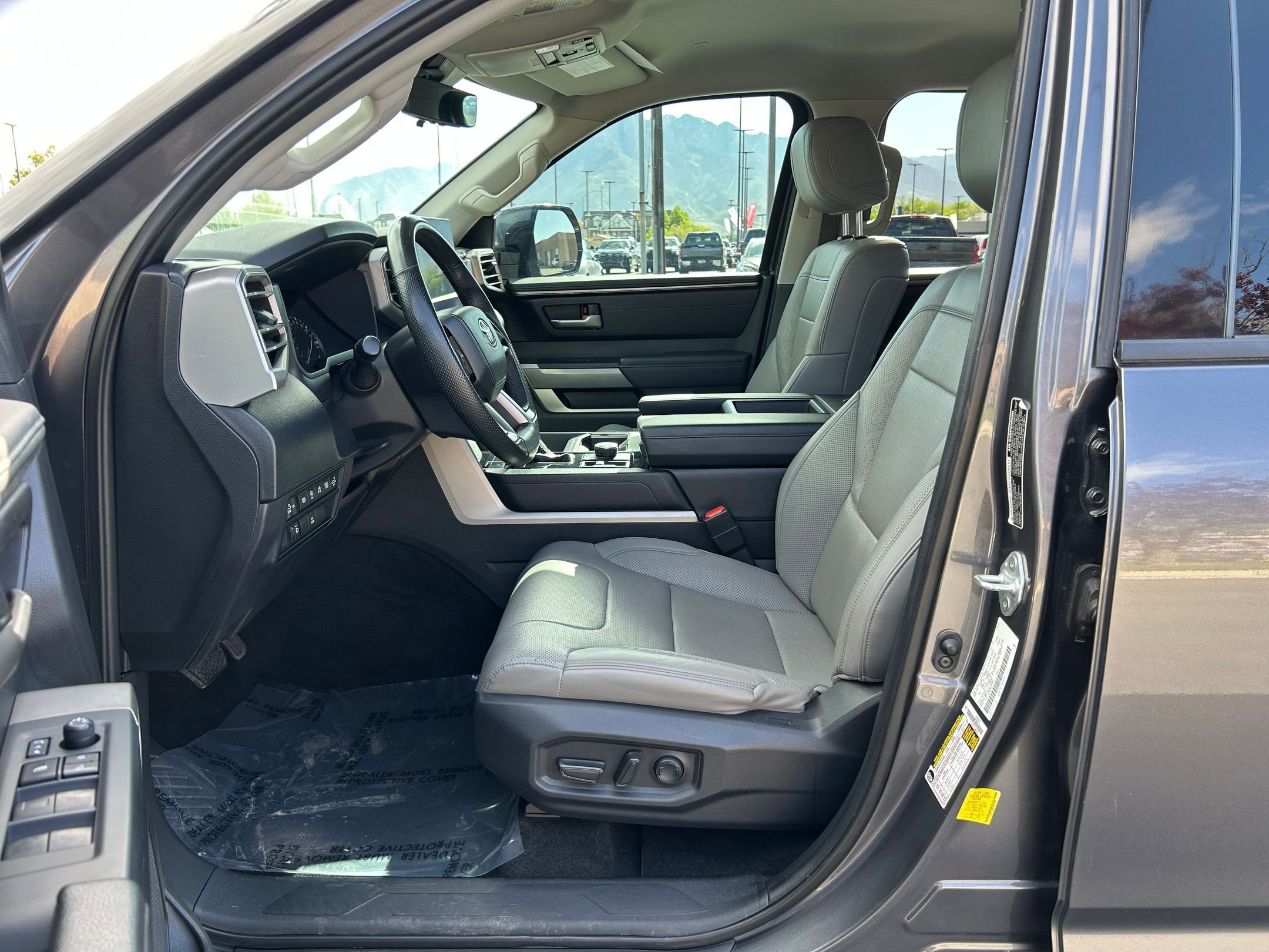 Used 2022 Toyota Tundra SR5 w/ Advanced Technology Package AWD/4WD image 12