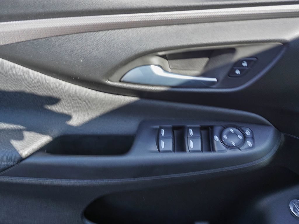 Used 2024 Buick Envista Avenir FWD image 18