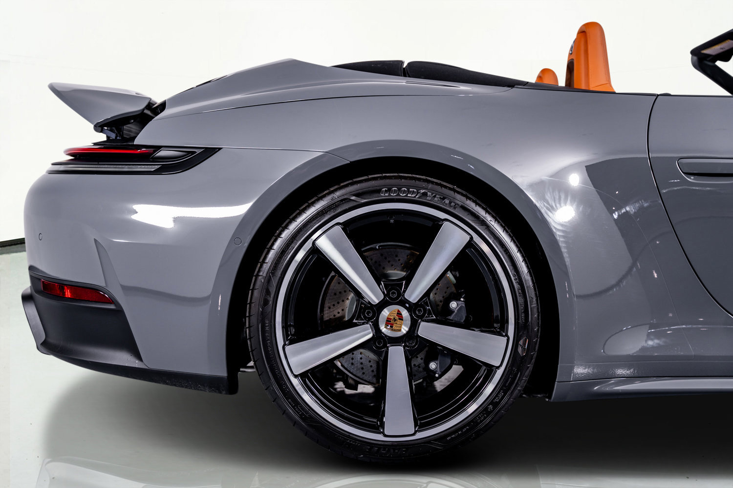 Used 2025 Porsche 911 Carrera image 15