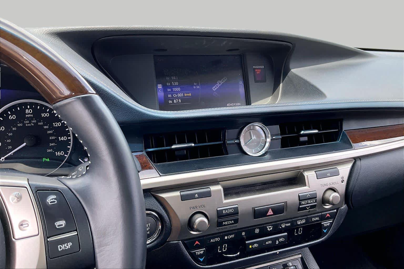 Used 2015 Lexus ES 350 w/ Premium Package FWD image 6