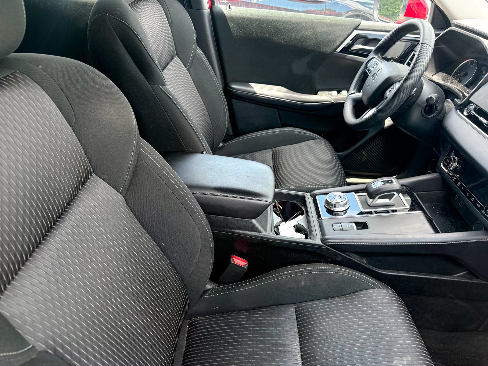 Used 2024 Mitsubishi Outlander ES AWD/4WD image 8