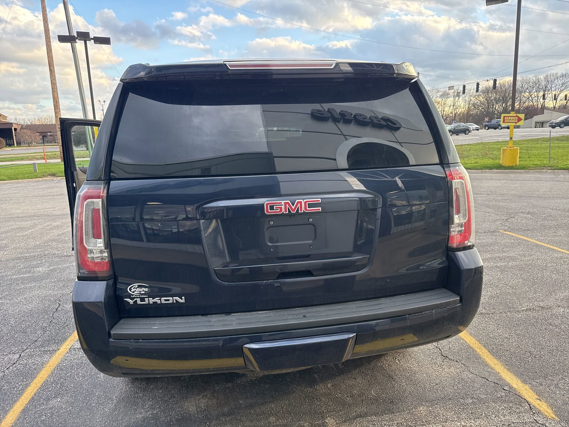 Used 2017 GMC Yukon SLT w/ Open Road Package image 7