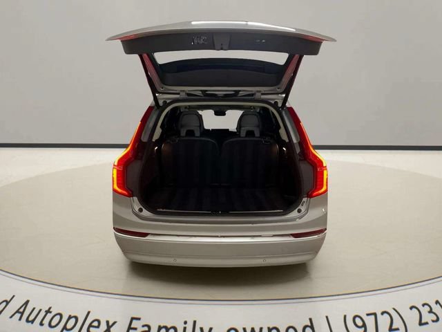 Used 2025 Volvo XC90 B5 Core AWD/4WD image 9