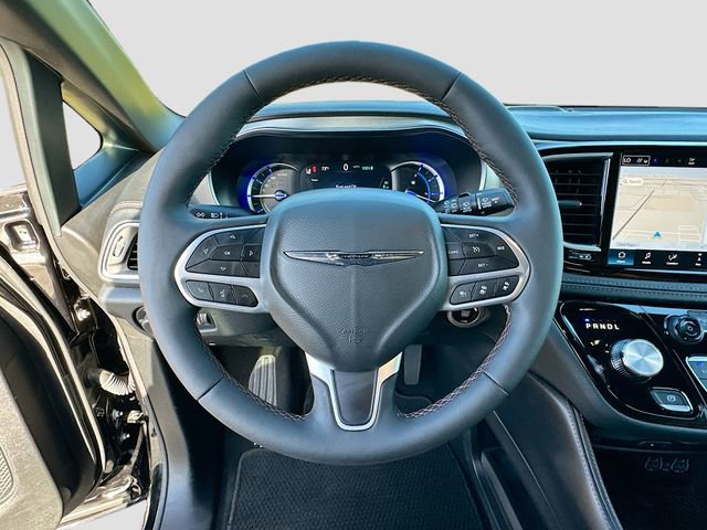 Used 2025 Chrysler Pacifica Pinnacle image 11