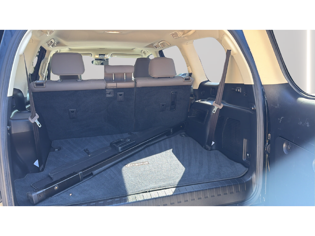 Used 2021 Lexus GX 460 Premium w/ Premium Package AWD/4WD image 32