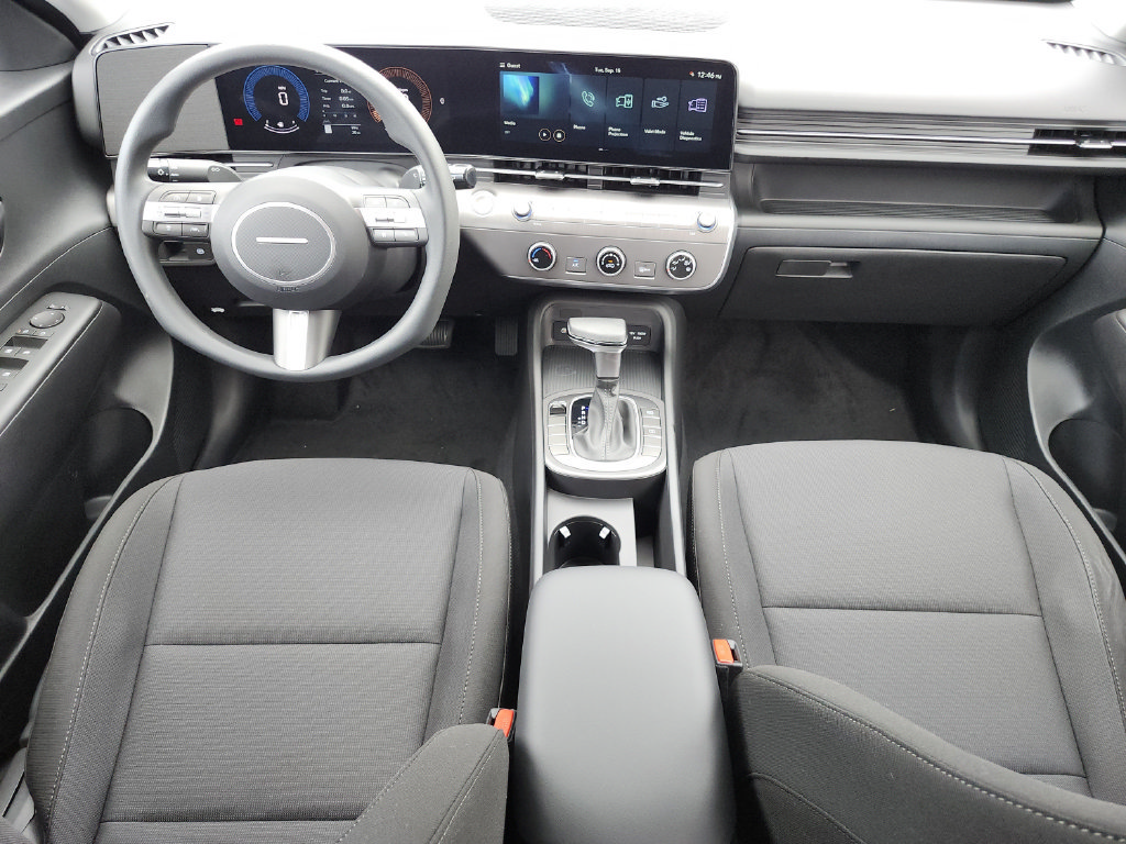 New 2027 Hyundai Kona SE FWD image 17