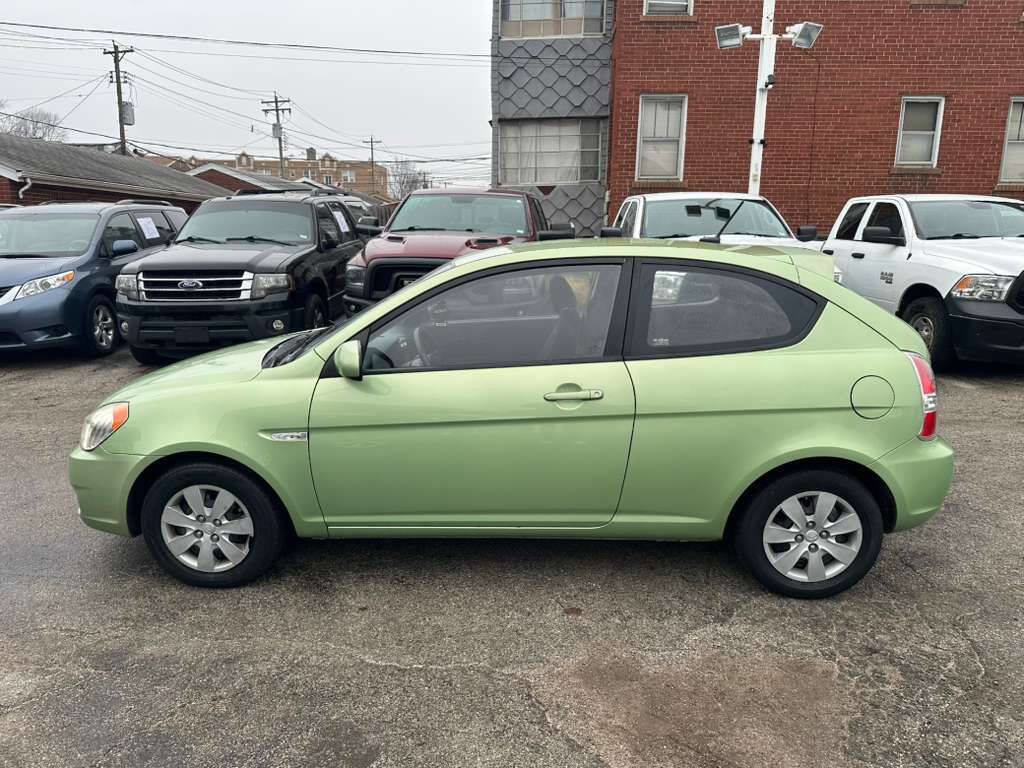Used 2010 Hyundai Accent GS w/ Premium Pkg 3 image 5
