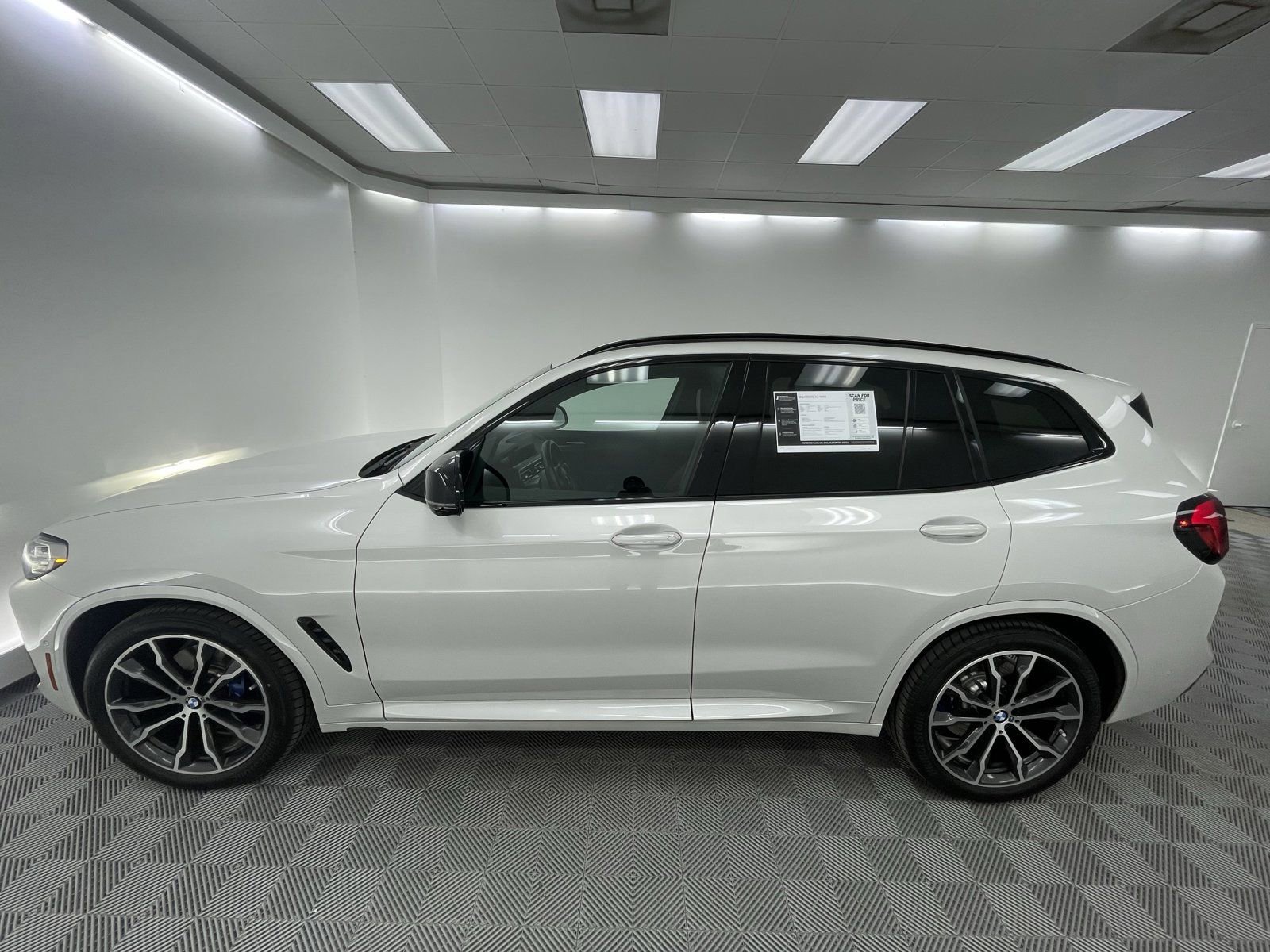 Used 2024 BMW X3 M40i w/ Premium Package image 2