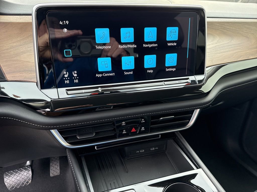 Certified 2025 Volkswagen Atlas SE image 26