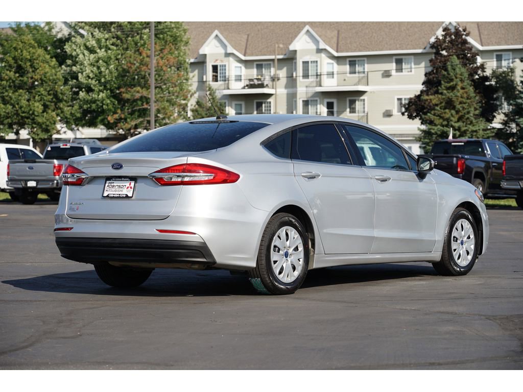 Used 2019 Ford Fusion S image 3