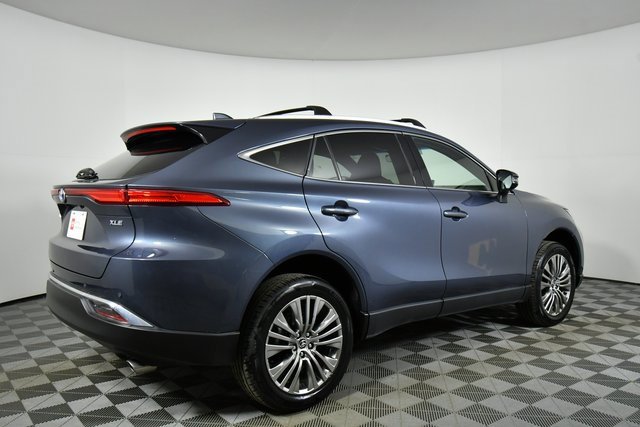 Used 2023 Toyota Venza XLE image 10