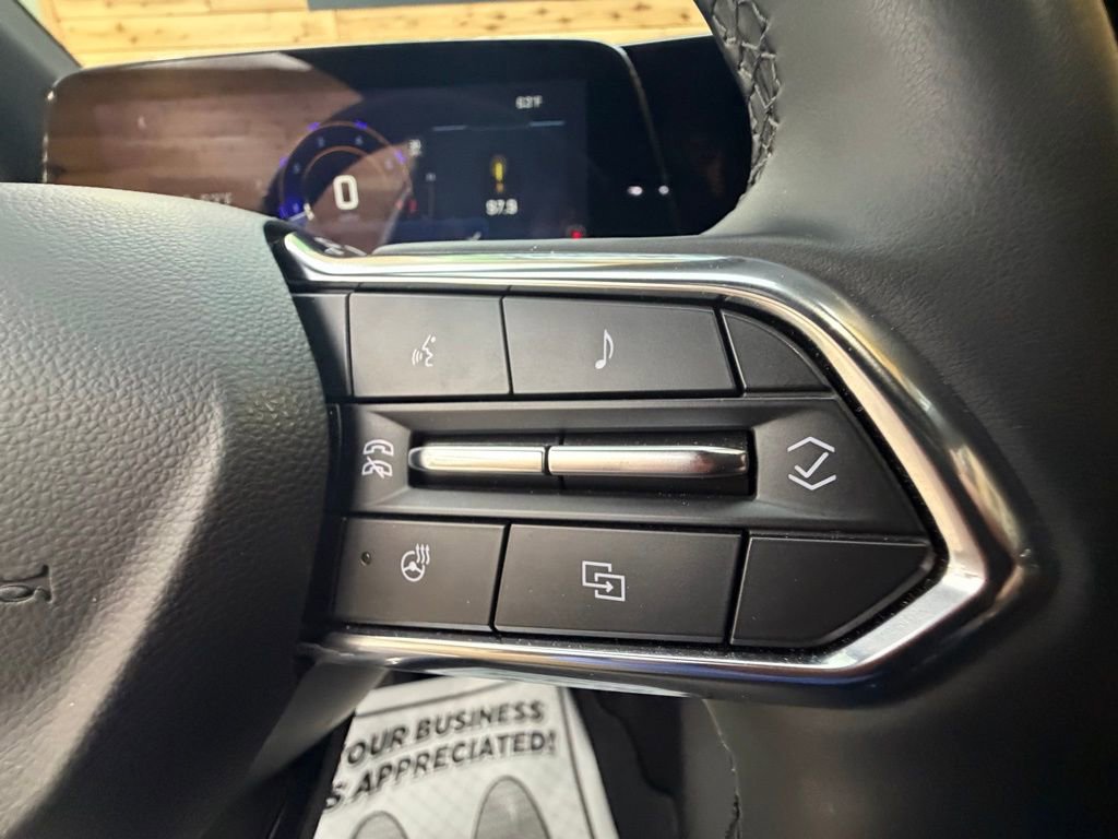 Used 2025 Chevrolet Equinox LT AWD/4WD image 23