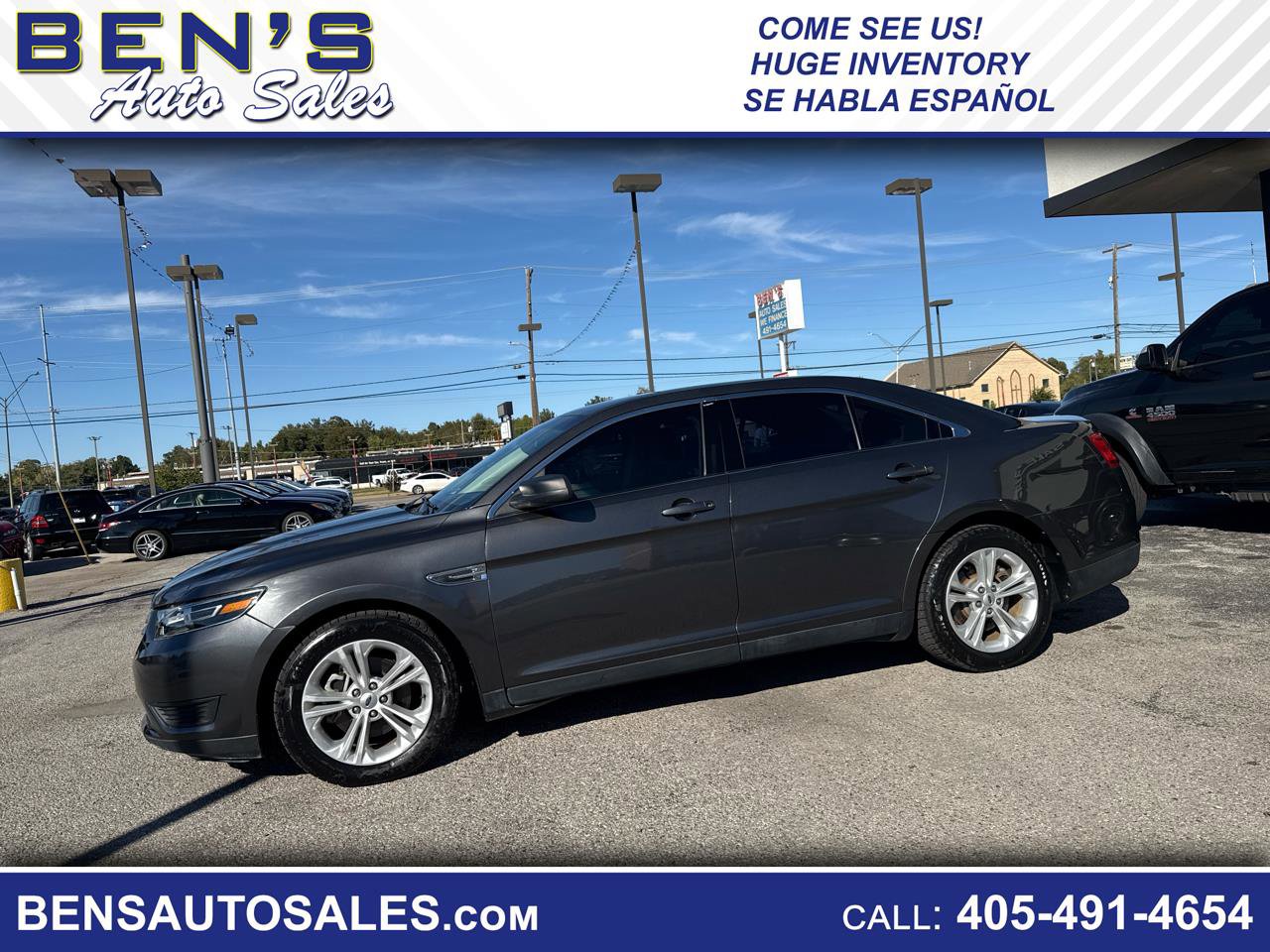 Used 2017 Ford Taurus SE image 1
