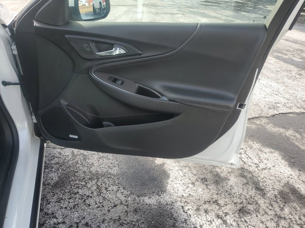 Used 2016 Chevrolet Malibu Hybrid w/ Leather Package image 33