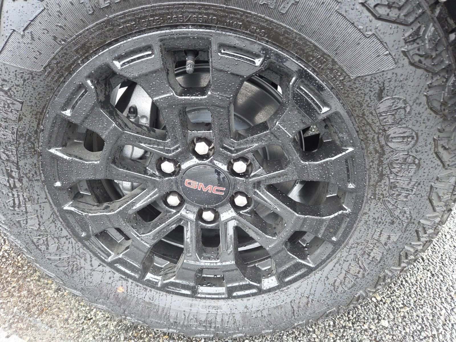 New 2026 GMC Canyon Elevation w/ Convenience Package image 9