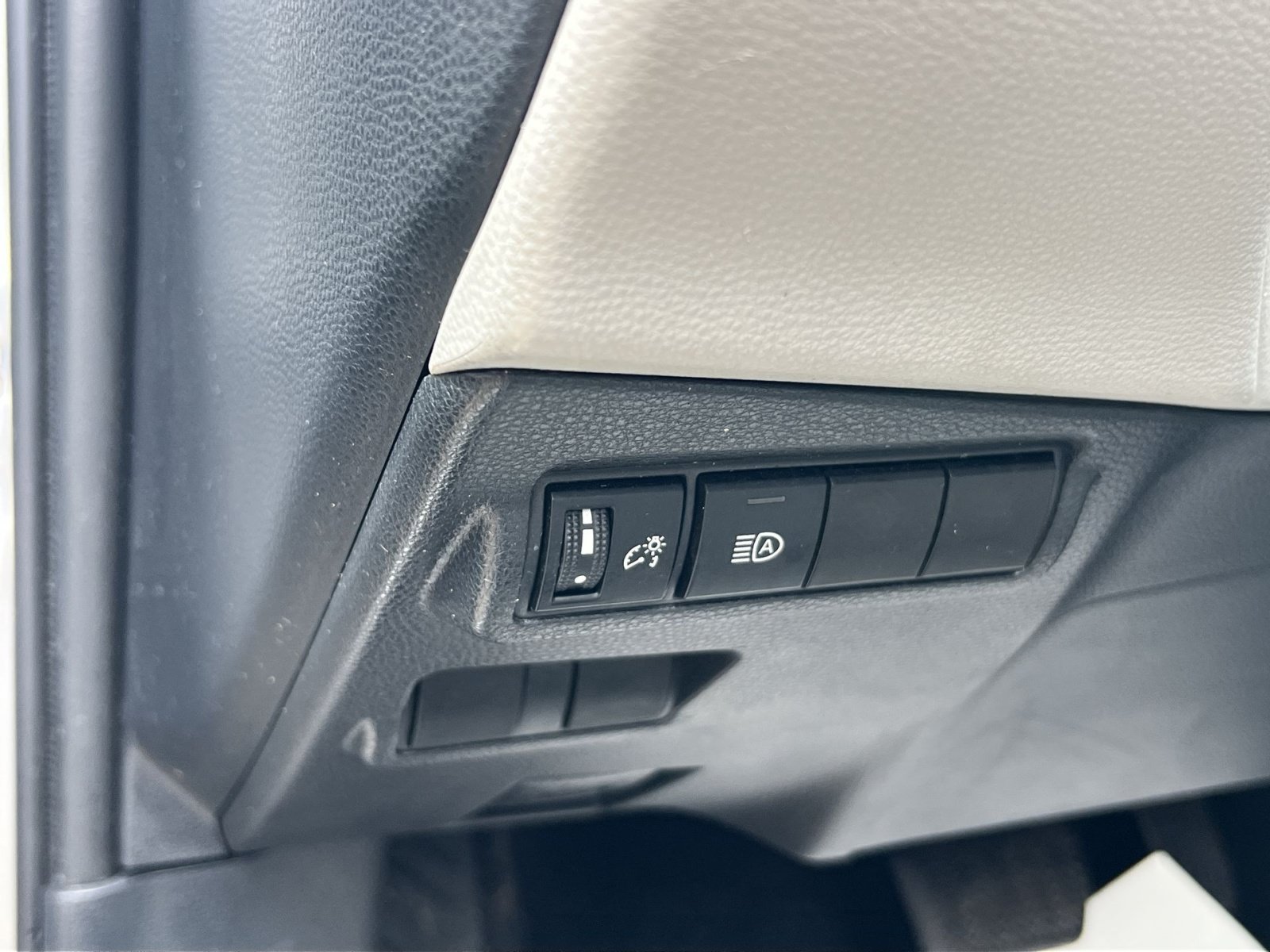 Used 2022 Toyota Corolla Cross LE FWD image 26