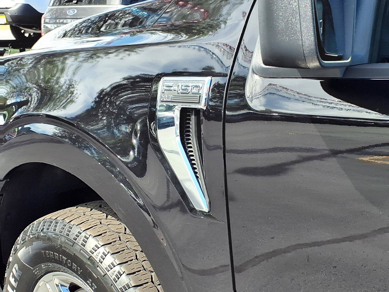 Used 2025 Ford F150 XLT w/ Equipment Group 301A Standard AWD/4WD image 27