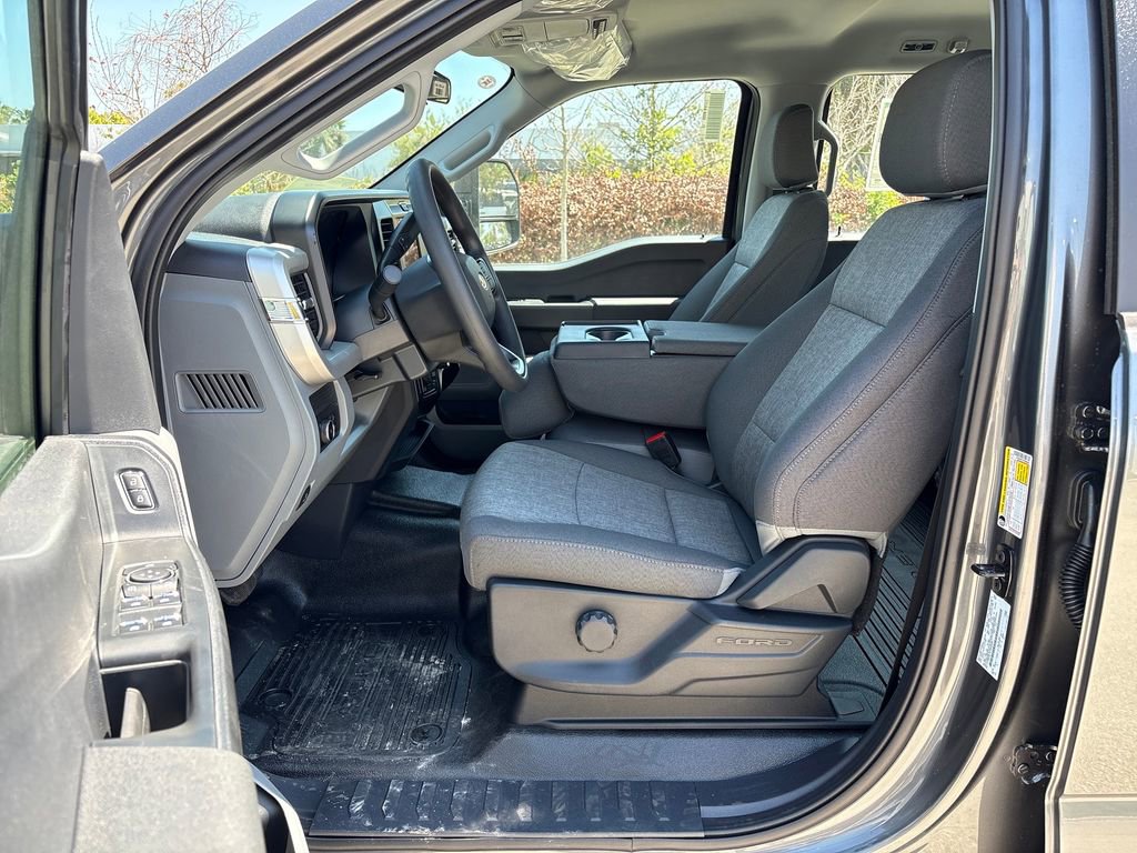 New 2026 Ford F350 XL w/ XL Chrome Package image 28