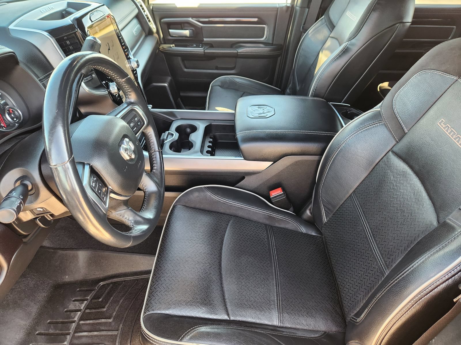 Used 2022 RAM 3500 Laramie AWD/4WD image 17